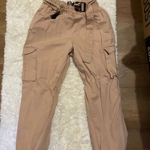 Light pink cargo pants with buckle belt(detachable)